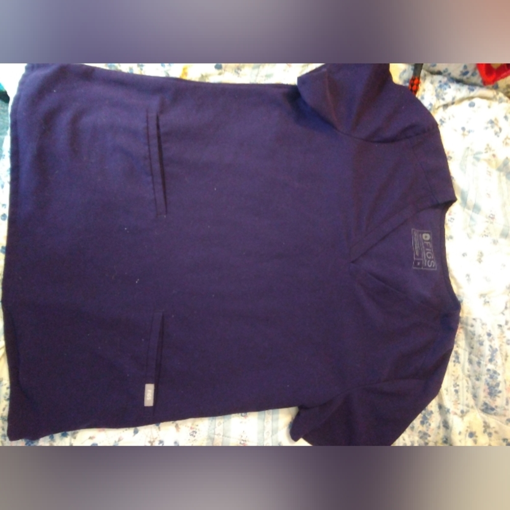 Figs purple scrub top size M